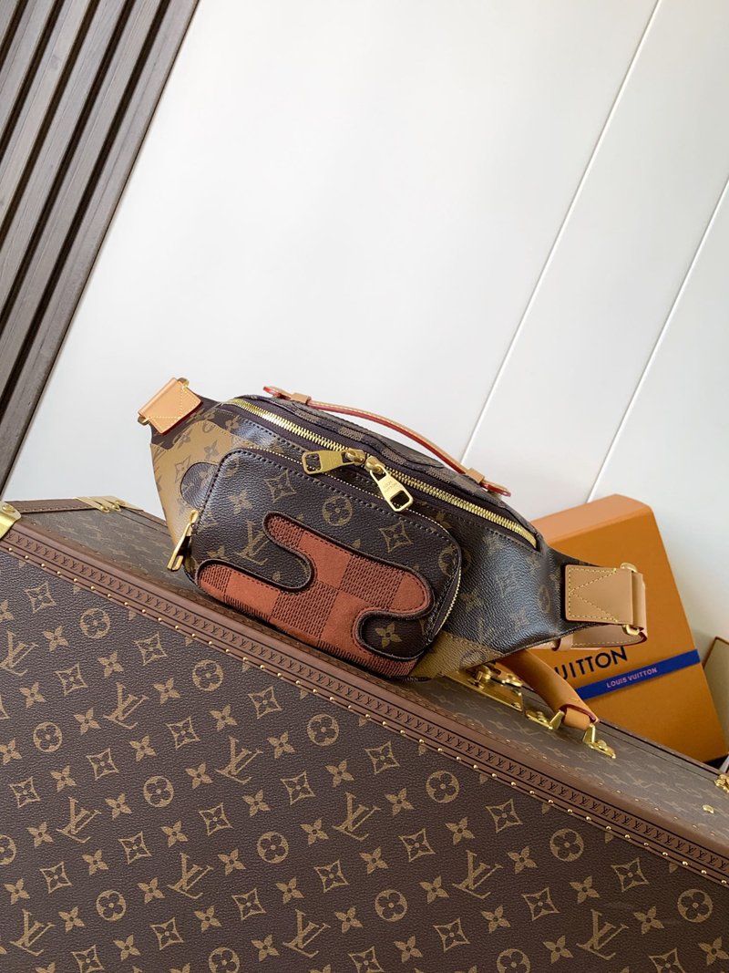 P900C This model Rush messenger bag