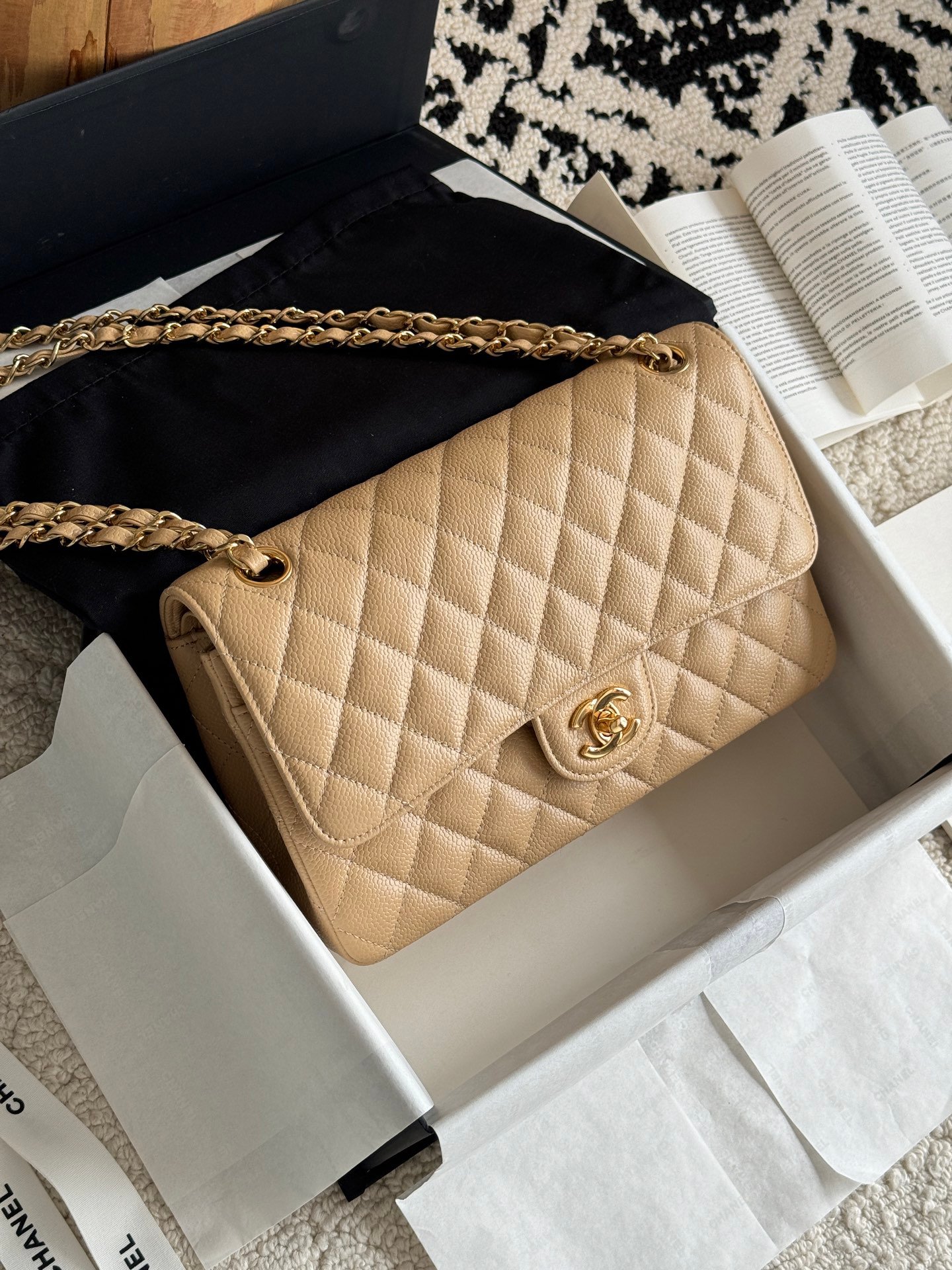 CHANEL CUF SERIES Lychee Pattern Classic Ball Bra Underwear Bag - 图片 3