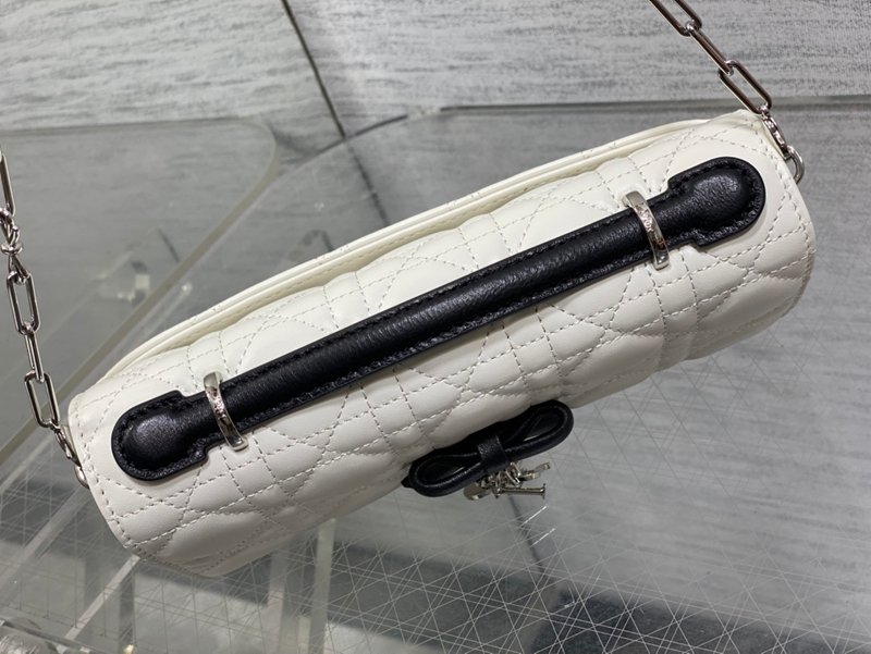 The latest bow-shaped pearl chain clutch bag from the brick cabinet collection - 图片 6