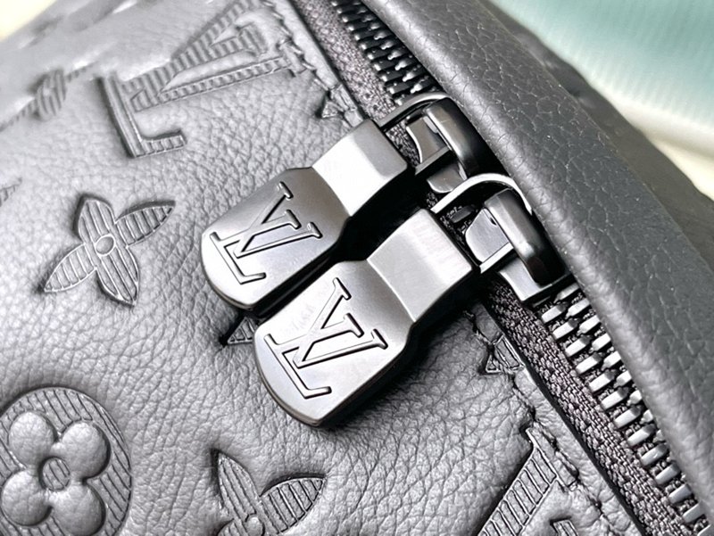 M46036 This model of Discovery messenger bag - 图片 7