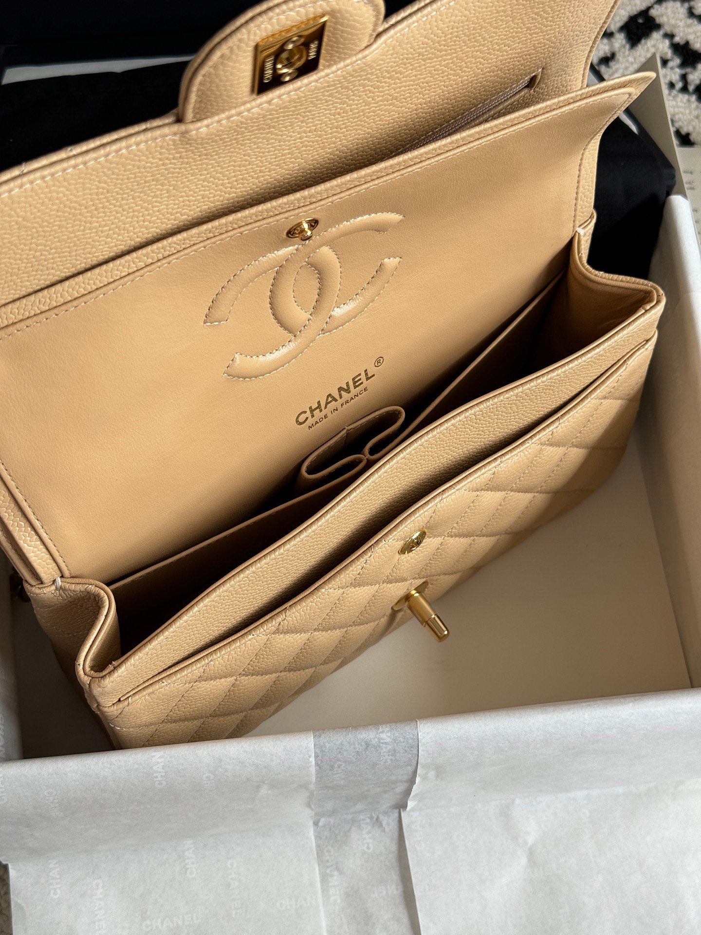 CHANEL CUF SERIES Lychee Pattern Classic Ball Bra Underwear Bag - 图片 9