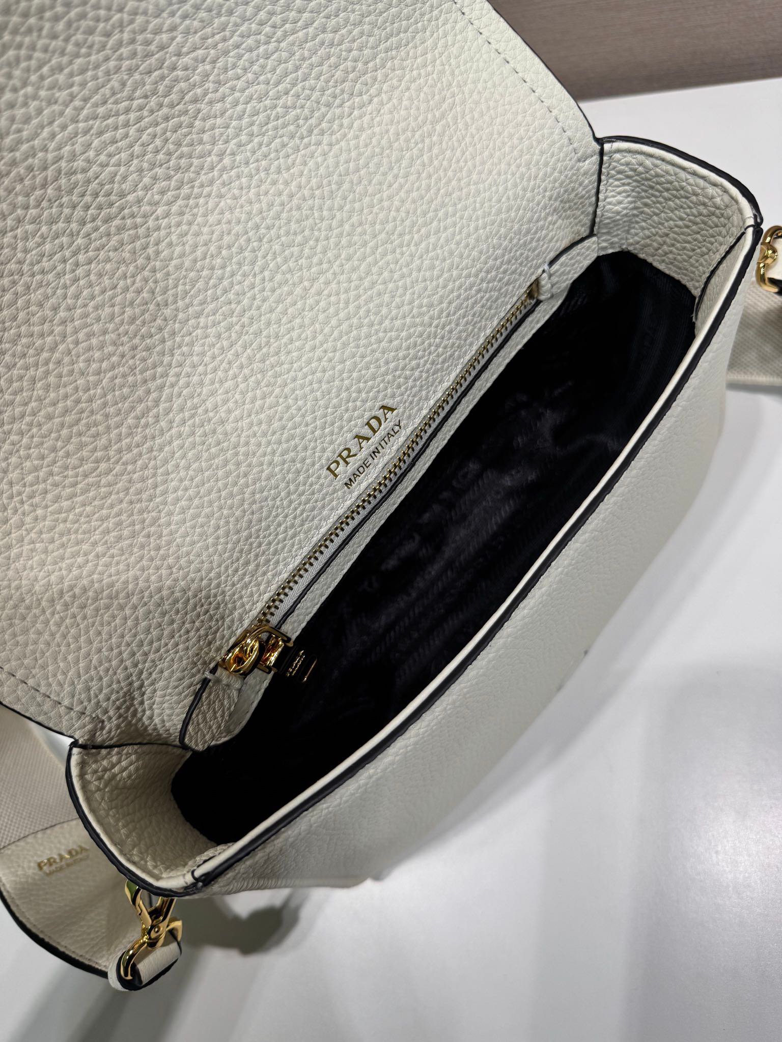 Double shoulder strap imported deer-skin patterned cowhide crossbody bag - 图片 10