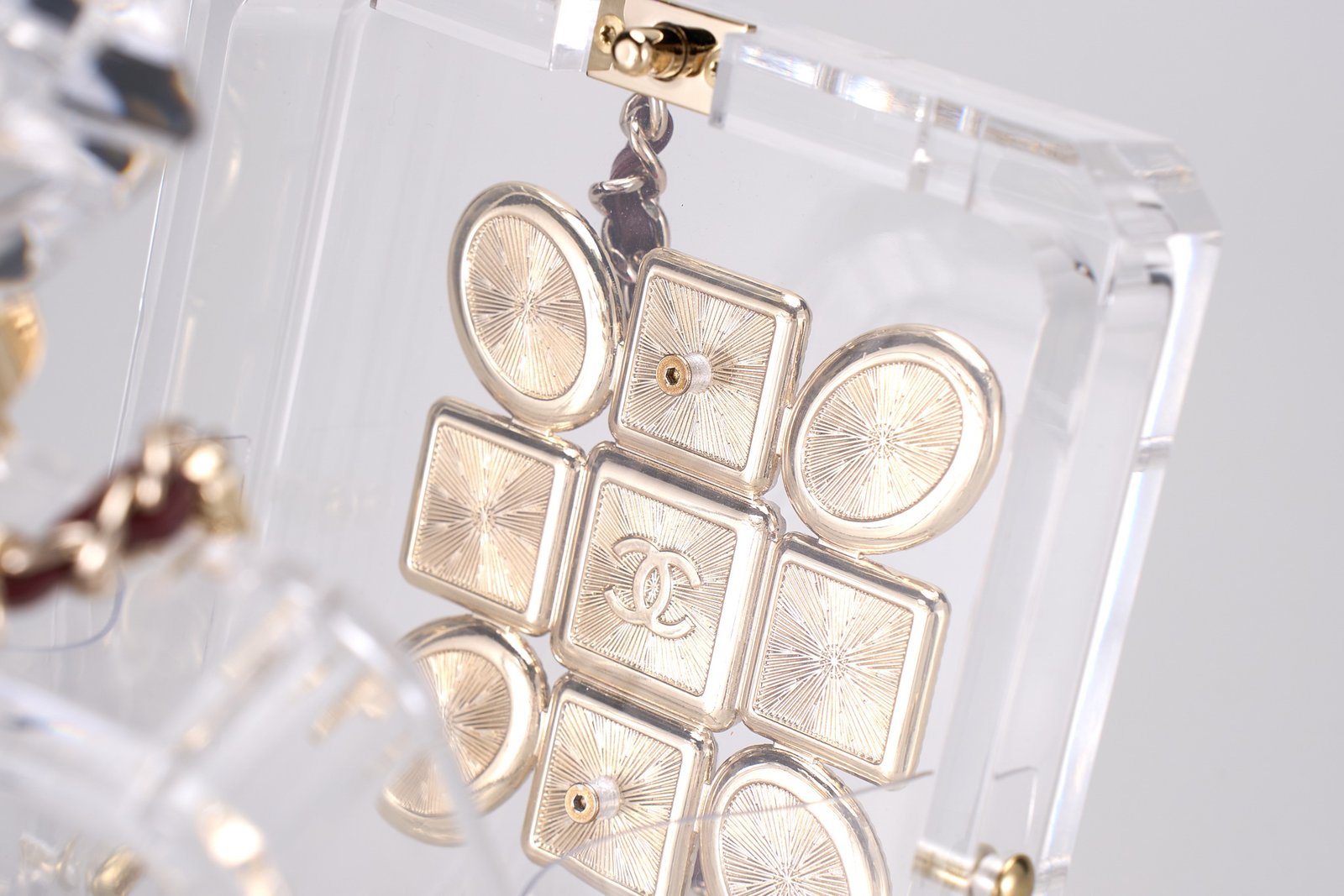 Chanel transparent acrylic perfume bottle bag - ultra limited iridescent collectible evening bag - ZP grade - 图片 10