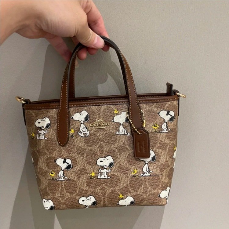 New Arrival of Coach Classic Monogram City15 Mini Tote Bag, High-Quality Version, Handheld Basket Style Crossbody Shoulder Bag for Women - 图片 12