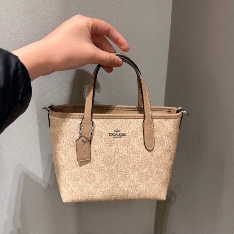 New Arrival of Coach Classic Monogram City15 Mini Tote Bag, High-Quality Version, Handheld Basket Style Crossbody Shoulder Bag for Women - 图片 2