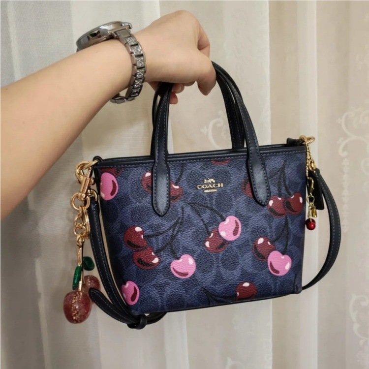 New Arrival of Coach Classic Monogram City15 Mini Tote Bag, High-Quality Version, Handheld Basket Style Crossbody Shoulder Bag for Women - 图片 4