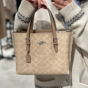 The new Mollie25 tote bag from Coach, a stylish, light-luxury versatile handbag, single-shoulder large-capacity commuter crossbody bag