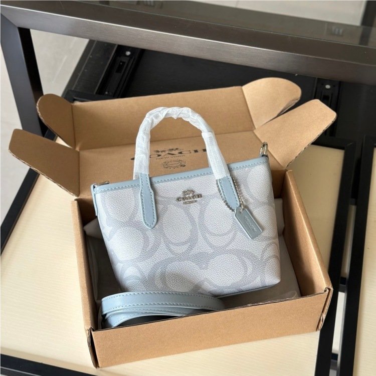 New Arrival of Coach Classic Monogram City15 Mini Tote Bag, High-Quality Version, Handheld Basket Style Crossbody Shoulder Bag for Women - 图片 5