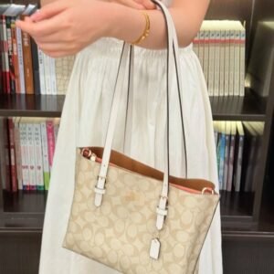 The new Mollie25 tote bag from Coach, a stylish, light-luxury versatile handbag, single-shoulder large-capacity commuter crossbody bag