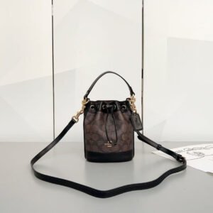 New Bridget French Stick Bag from KouC, Commute Handbag, Single Shoulder Underarm Bag, Large Capacity Tote Bag for Women, Cross-border Style